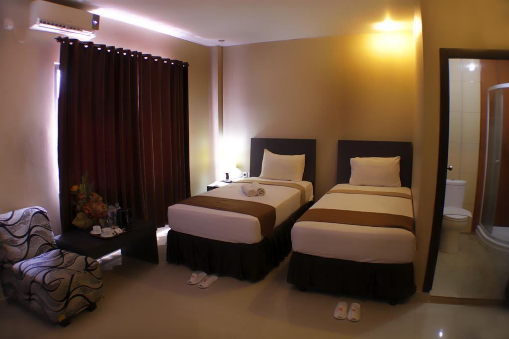 Grand Duta Hotel Palu Eksteriør billede